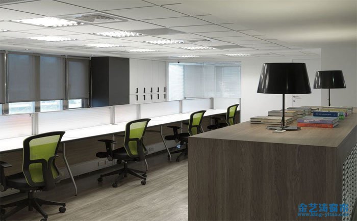 辦公室窗簾的種類有哪些?辦公室窗簾的用途及優(yōu)缺點介紹 金藝濤窗簾