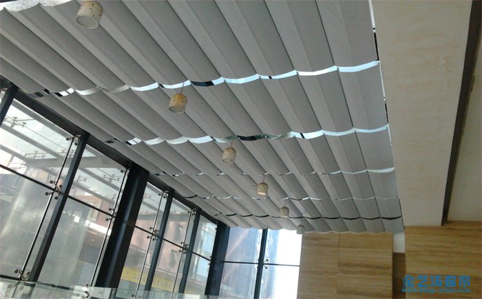 陽(yáng)光房遮陽(yáng)天棚簾都有哪些,應(yīng)該如何選擇 陽(yáng)光房窗簾